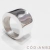 Anillo bombé plano con galería tapa