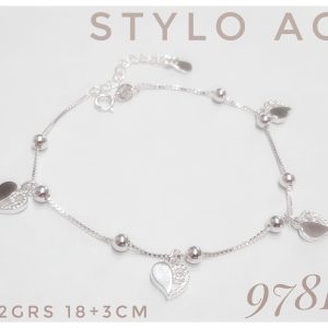Pulsera veneziana con bolita y dijes corazon engarzados.