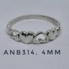 ANB314. Anillo corazones bombe y calados. Ancho 4mm